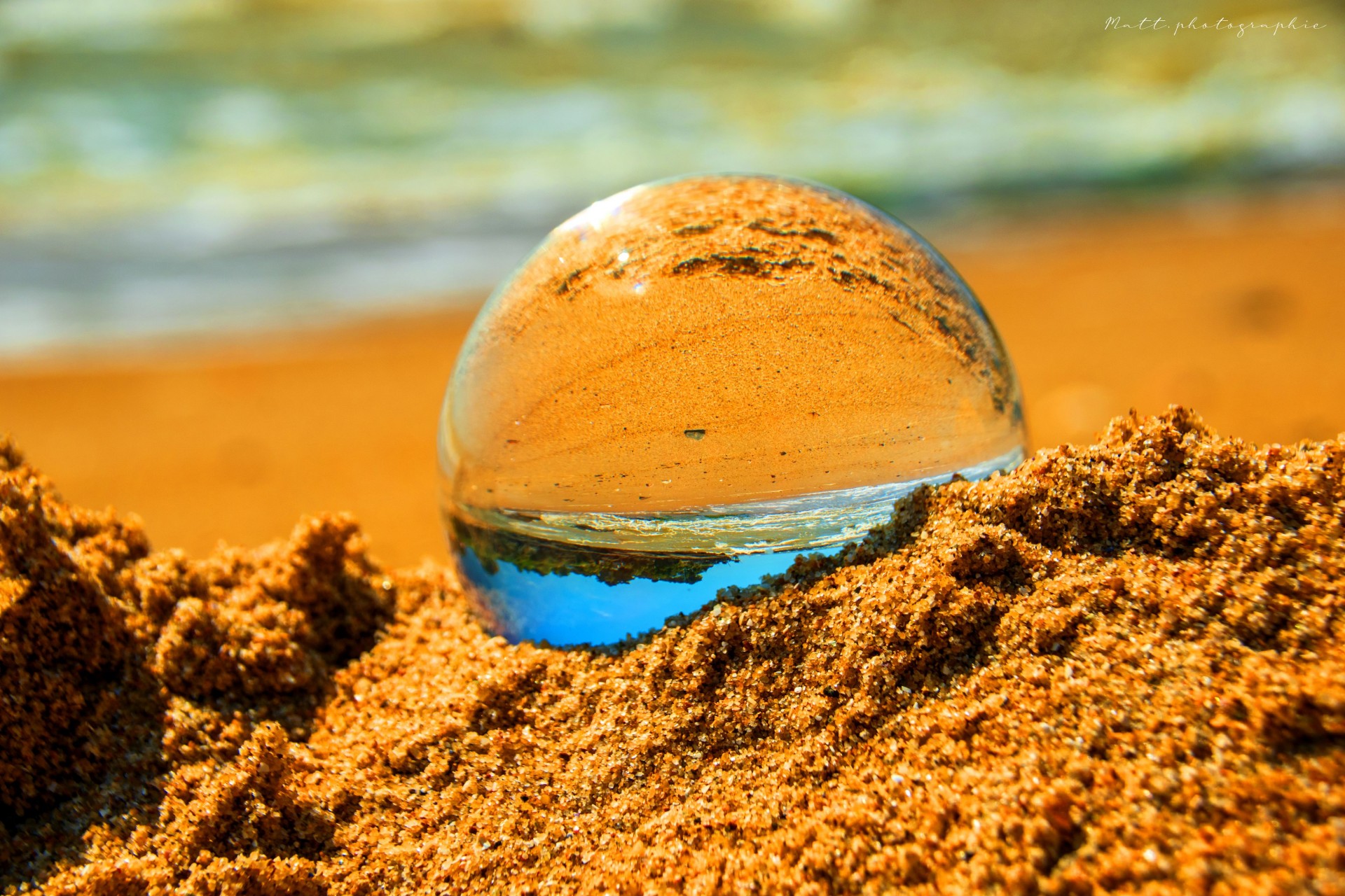 Posé sur le sable